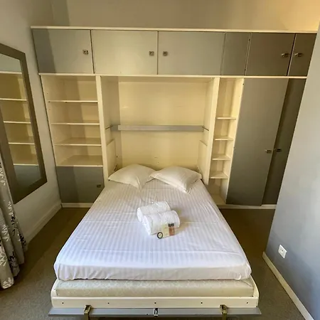 Apartment Cosy, Proche De La Tete D'or, *